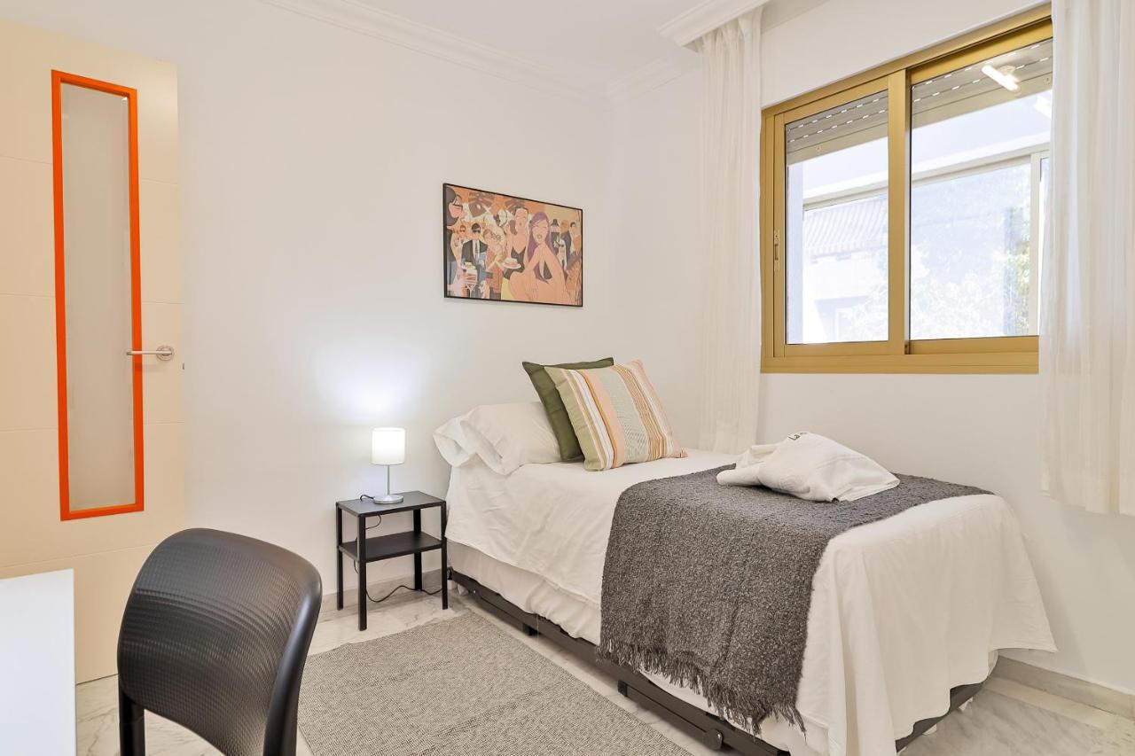 Apartment C9 Roomy Luminous 5 Bedroom In Town Málaga